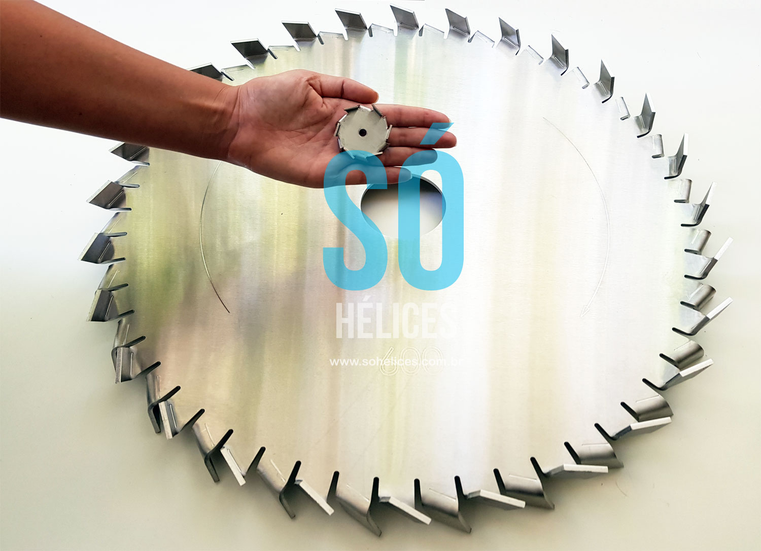 Fabricamos o melhor disco dispersor para tintas do Brasil. Disco misturador e dispersor de tintas