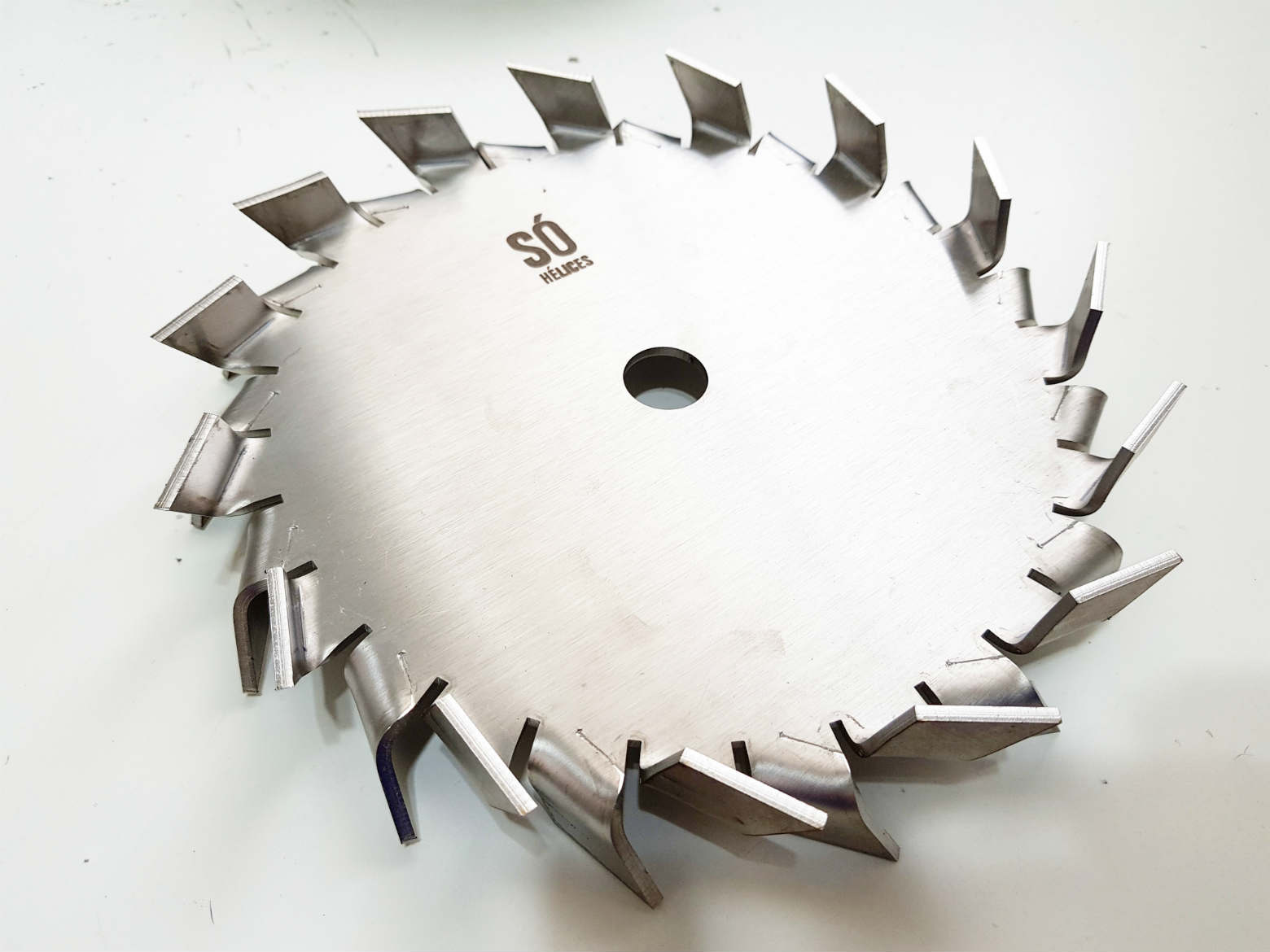 Dispersor de tintas com dentes balanceados Disco dispersor corretamente dimensionado