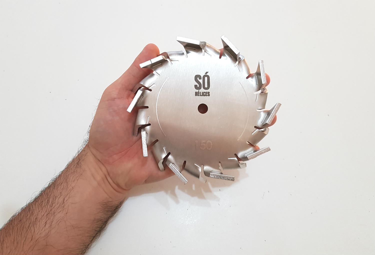 Dispersor de tintas para misturadores industriais. Disco dispersor corretamente dimensionado