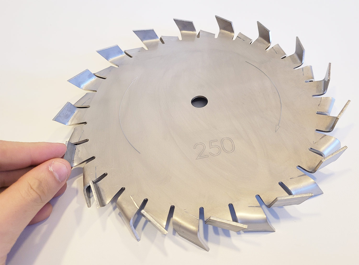 Dispersor Cowles com 250mm, chapa de 2mm em aço inox Disco Cowles com 250mm, chapa de 2mm